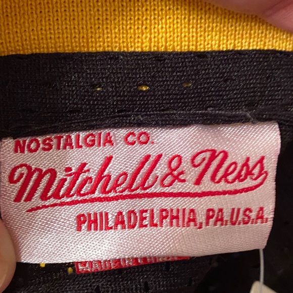 NBA Mitchell & Ness - Picture 3 of 4